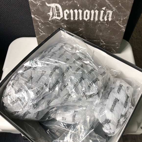 Demonia platform shoes size 6 - Picture 6 of 8